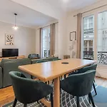Chic & Centra 2 Bedrooms In The Heart Of Le Marais Apartmán Paříž