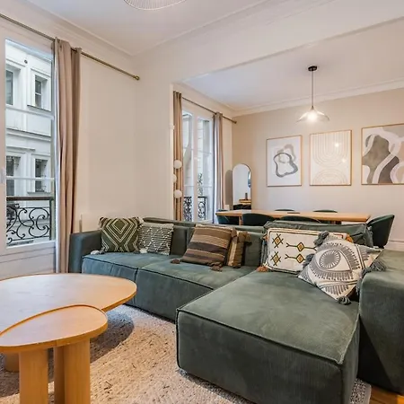 Chic & Centra 2 Bedrooms In The Heart Of Le Marais Apartment Paris
